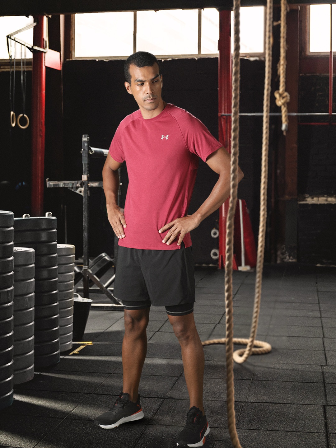 

UNDER ARMOUR Men Burgundy Self Stripes Streaker Run Anti Odour T-shirt