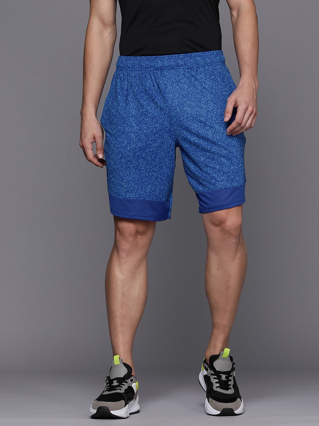 

UNDER ARMOUR Men Blue Printed UA Train Stretch Training or Gym Sports Shorts