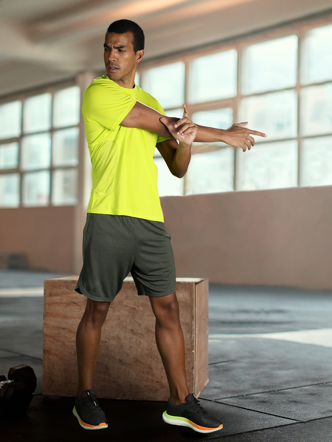 

UNDER ARMOUR Men Olive Green Printed Knit Performance Training Shorts