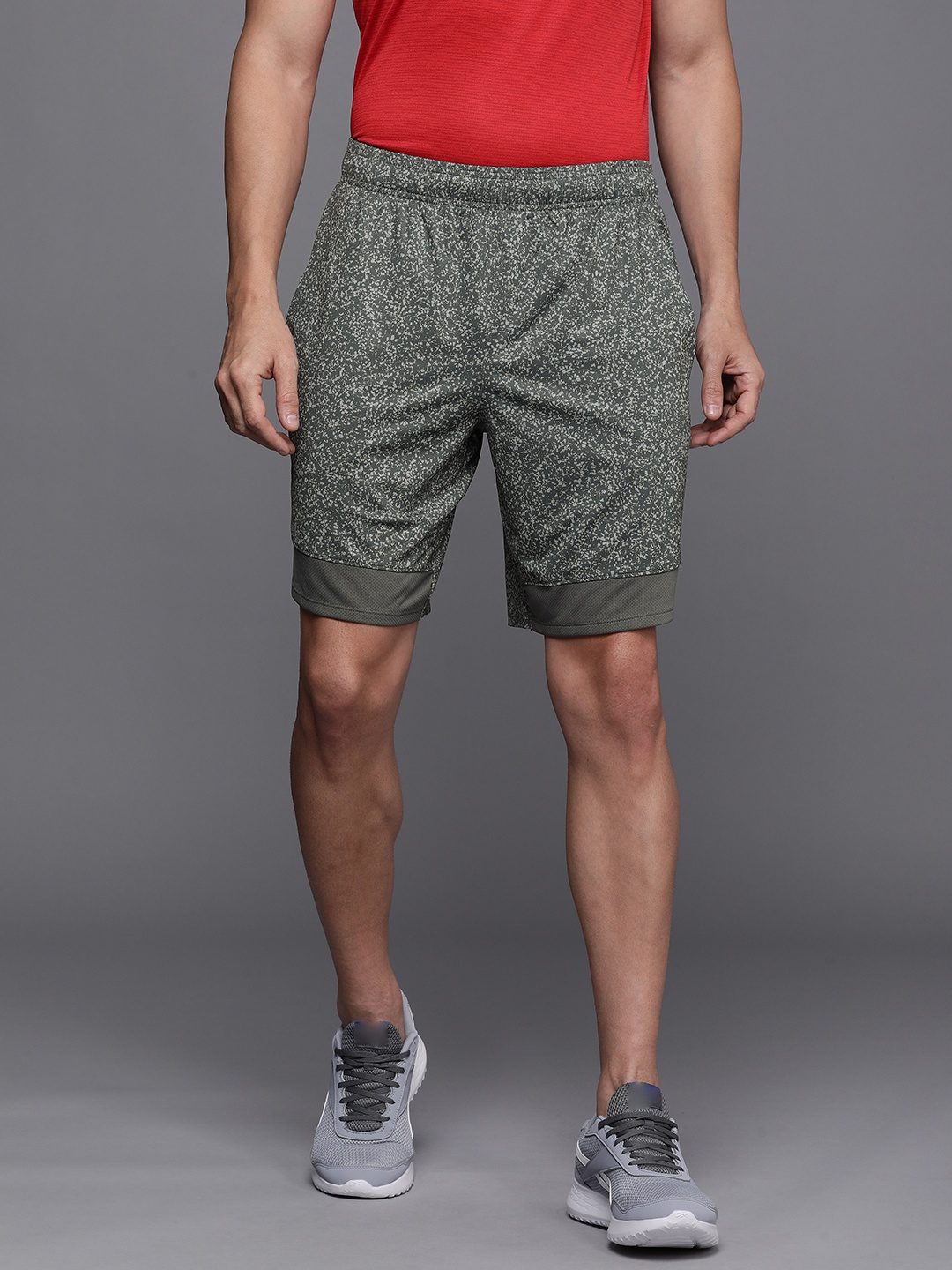 

UNDER ARMOUR Men Grey Printed Training or Gym Sports Shorts