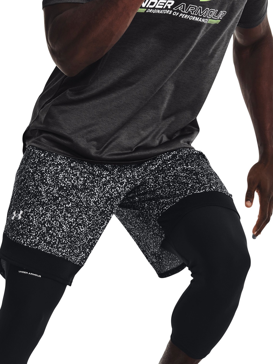 

UNDER ARMOUR Men Black Abstract Printed Train Stretch Training or Gym Sports Shorts