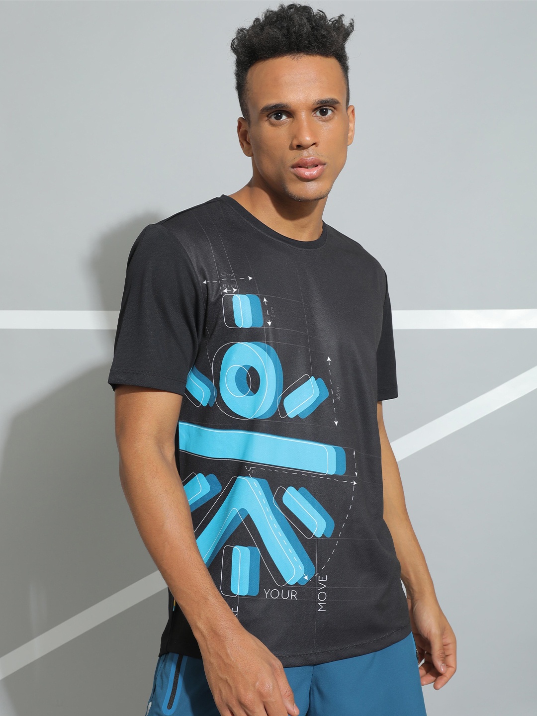 

Cultsport Men Black & Blue Brand Logo Printed Training or Gym T-shirt