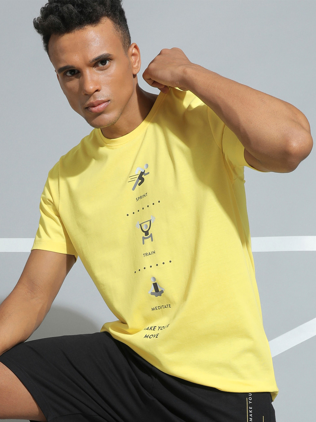 

Cultsport Men Yellow Printed Training or Gym T-shirt