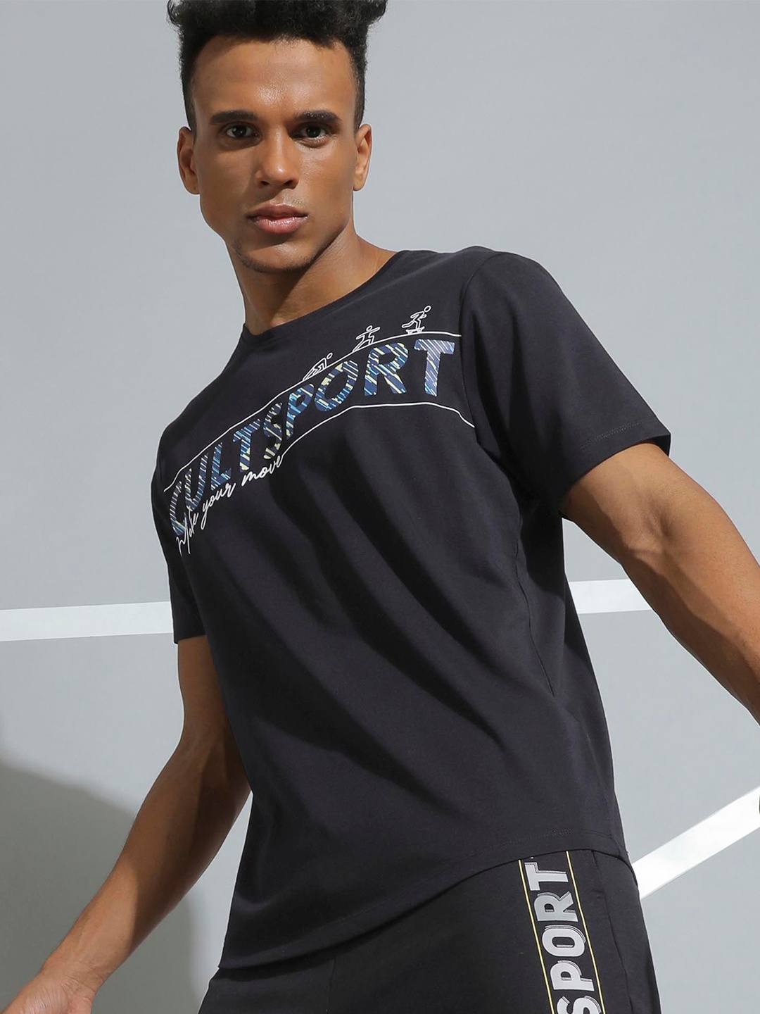 

Cultsport Men Black Typography Print Rapid Dry Training or Gym T-shirt