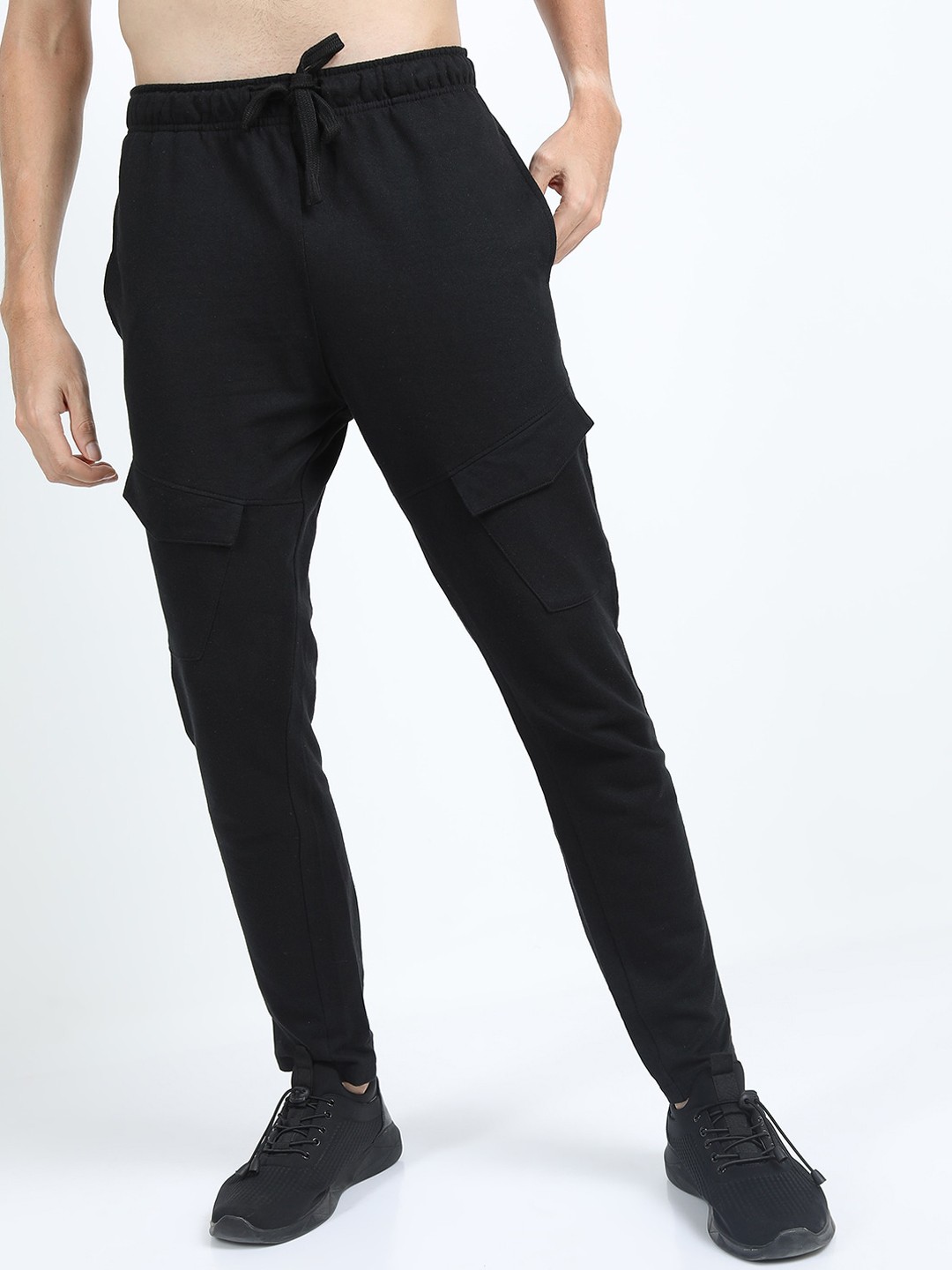 

HIGHLANDER Men Black Solid Slim-Fit Track Pant