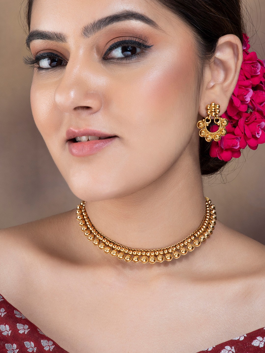 

Rubans Gold-Plated Floral Detail Jewellery Set