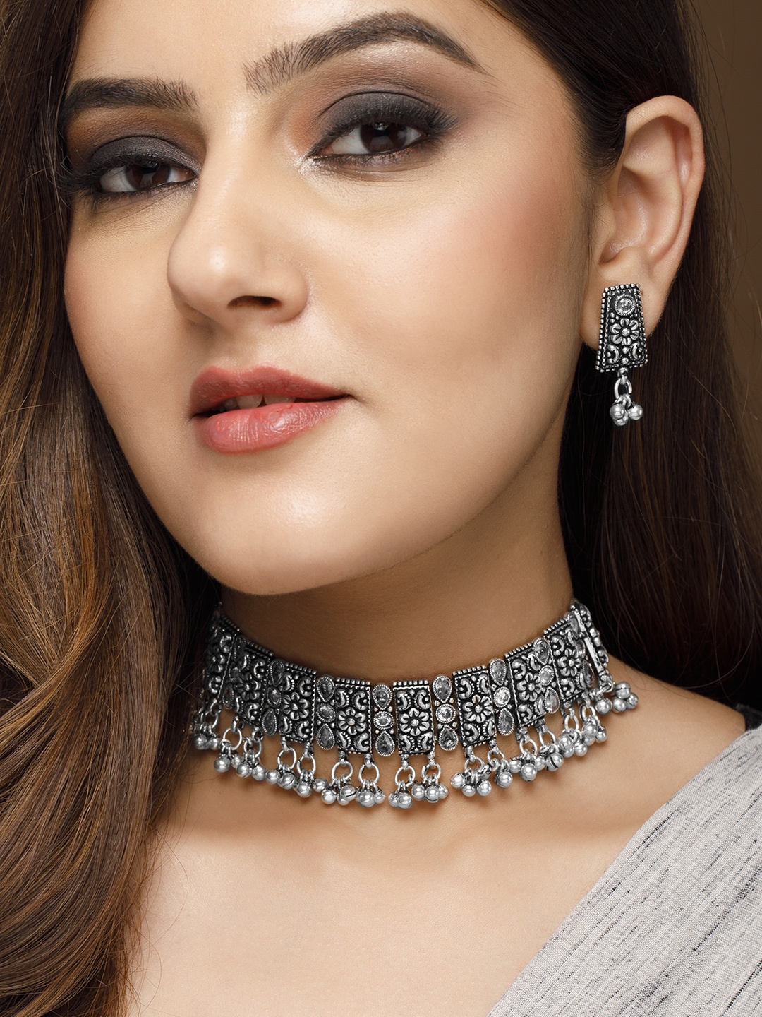 

Rubans Silver-Plated Oxidised Choker Set