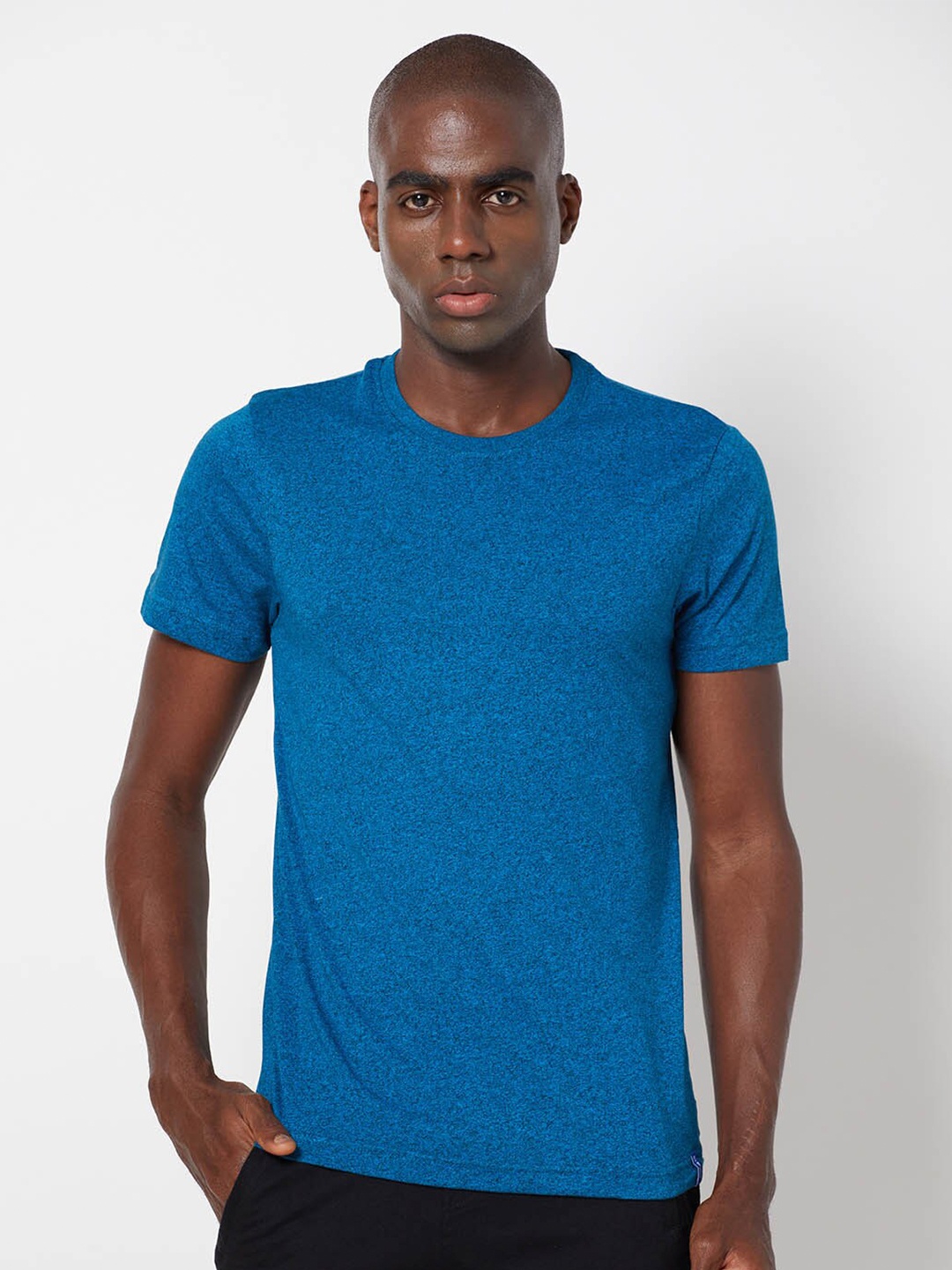 

SPORTO Men Blue T-shirt