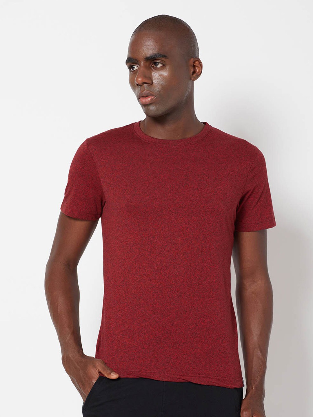 

SPORTO Men Red Solid Cotton T-shirt