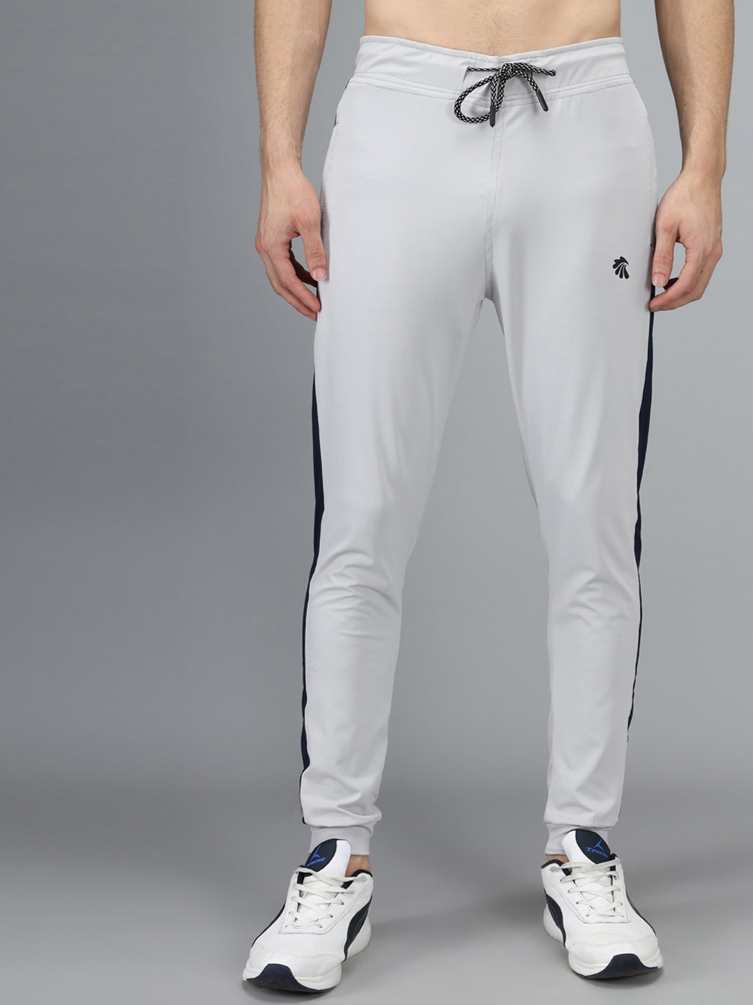 

Gallus Men Grey Solid Track Pant