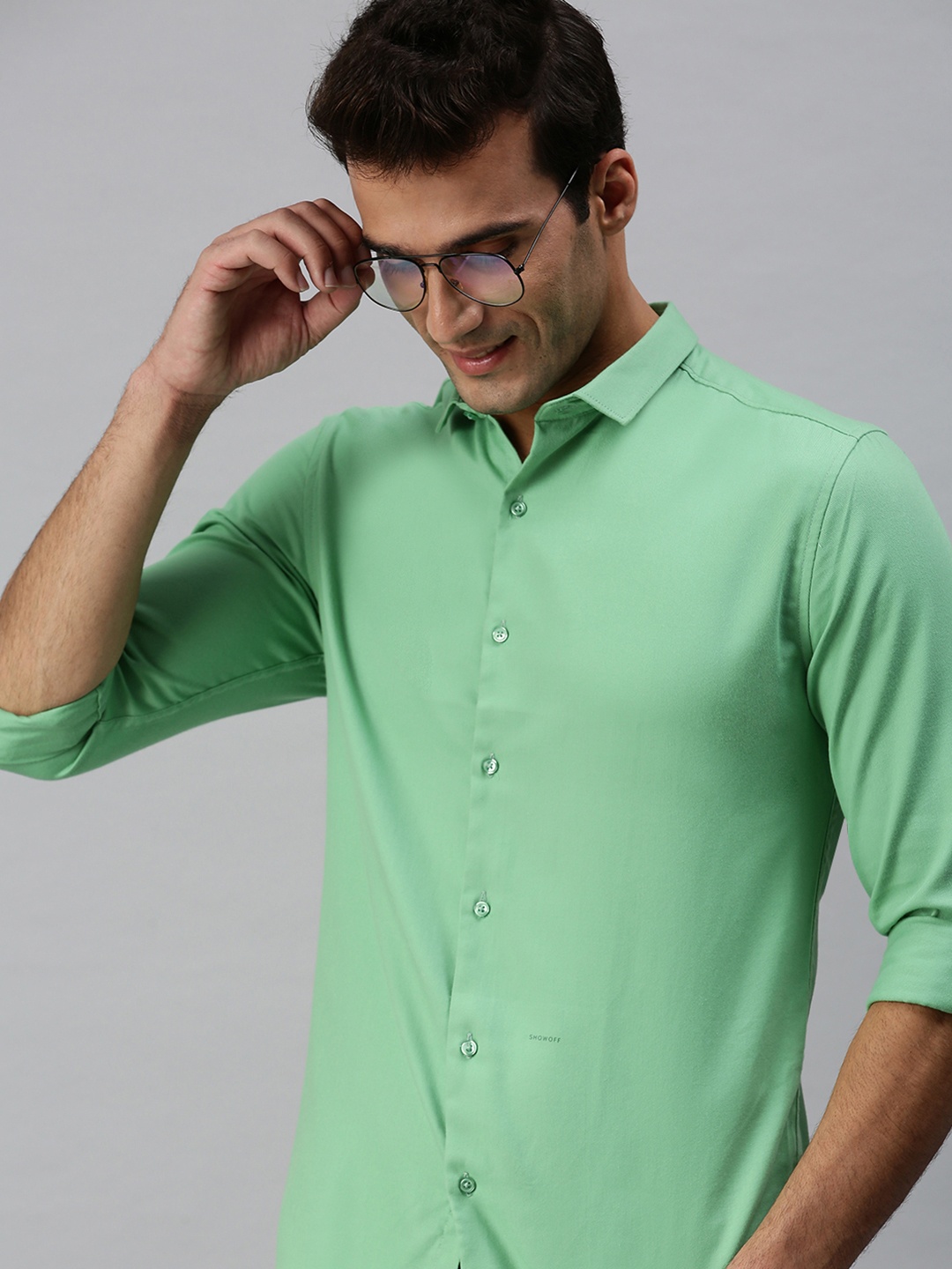 

SHOWOFF Men Green Classic Slim Fit Casual Shirt