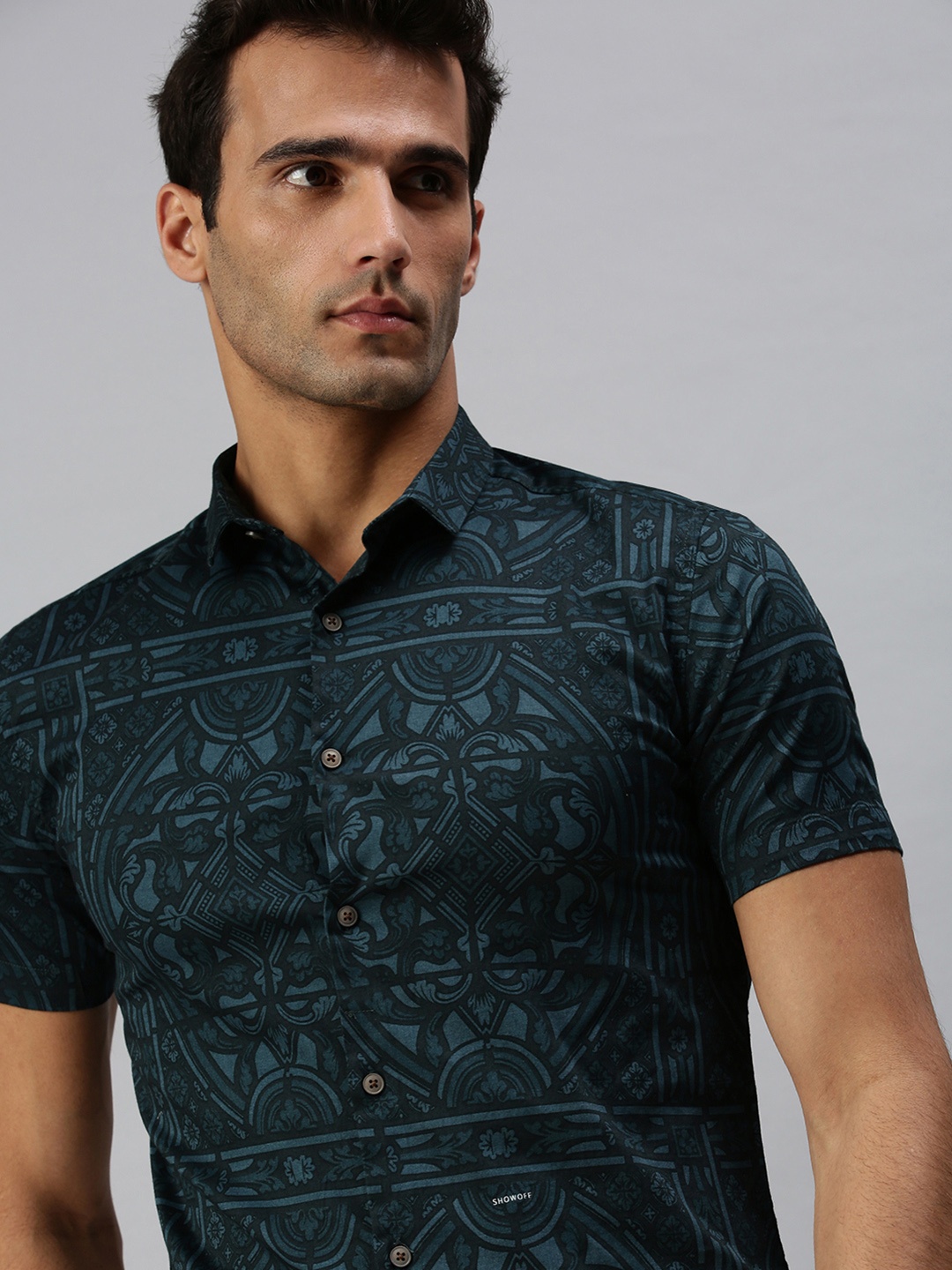 

SHOWOFF Men Green Classic Slim Fit Floral Printed Casual Shirt