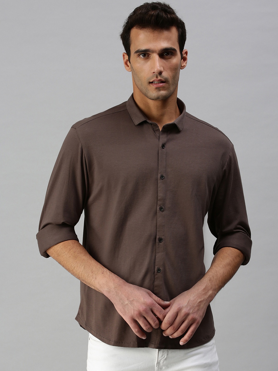 

SHOWOFF Men Brown Solid Classic Slim Fit Cotton Casual Shirt