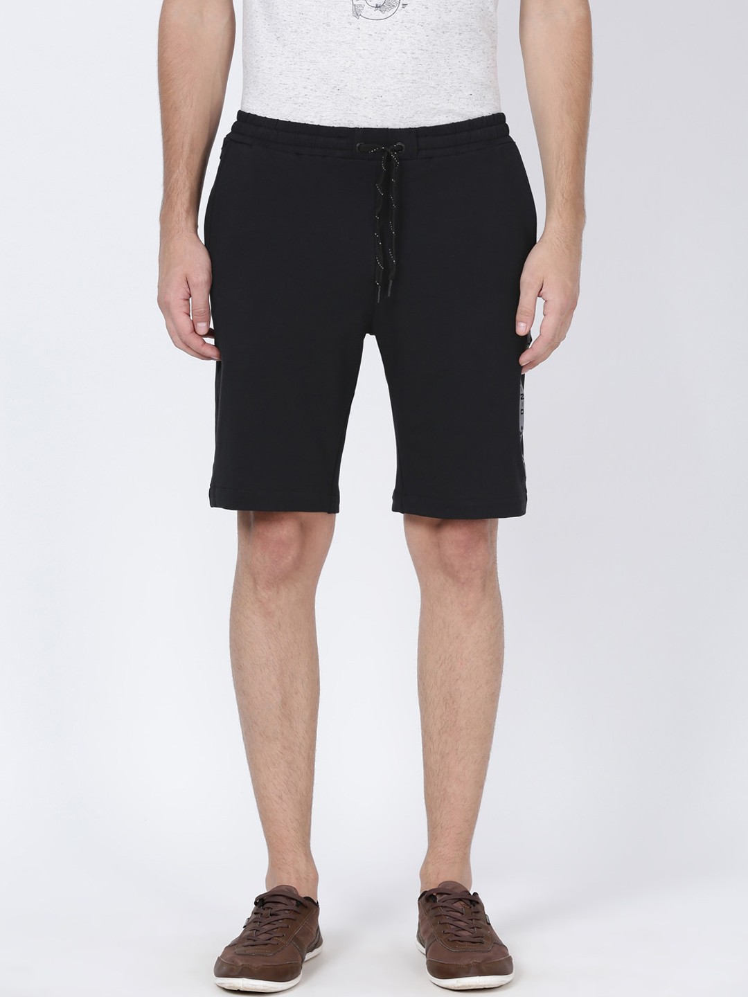 

t-base Men Black Shorts