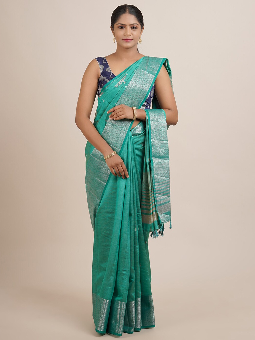 

Pothys Green & Silver-Toned Ethnic Motifs Embroidered Zari Jute Silk Saree