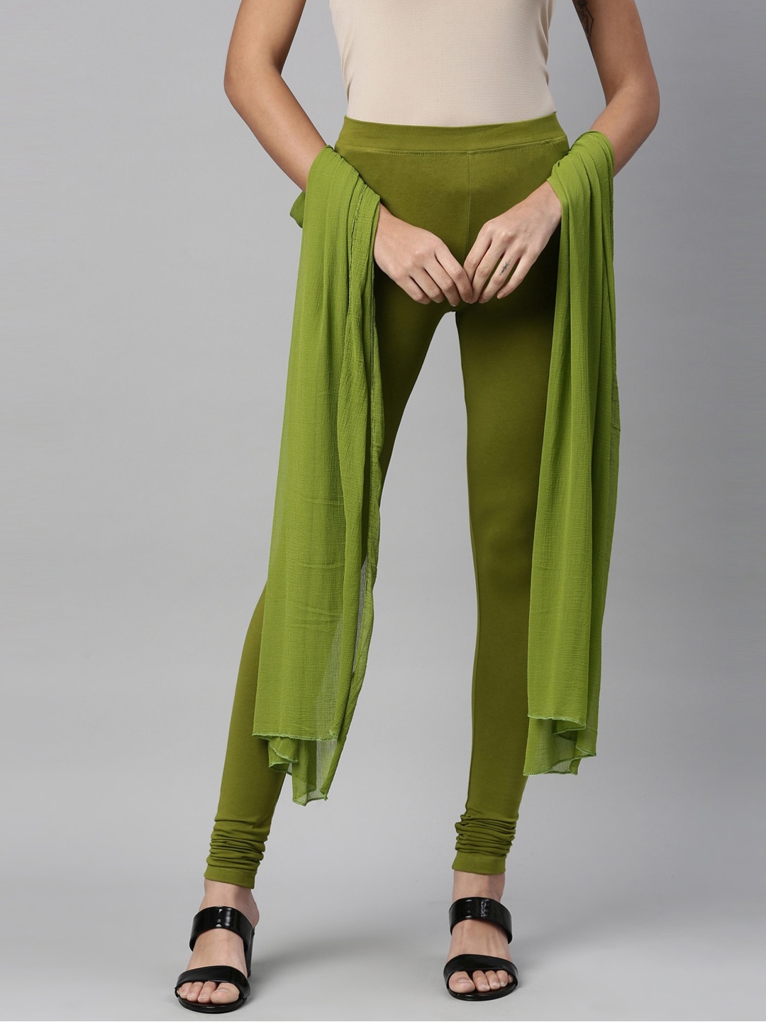 

TWIN BIRDS Women Olive-Green Solid Churidar-Length Leggings With Shawl