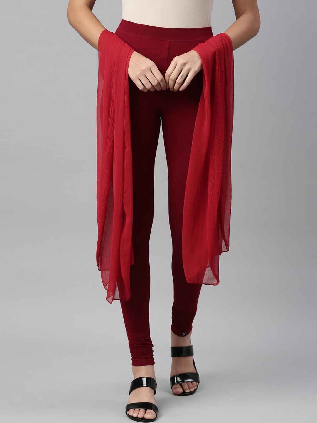 

TWIN BIRDS Women Set Of 2 Maroon Solid Churidar-Length Leggings & Shawl