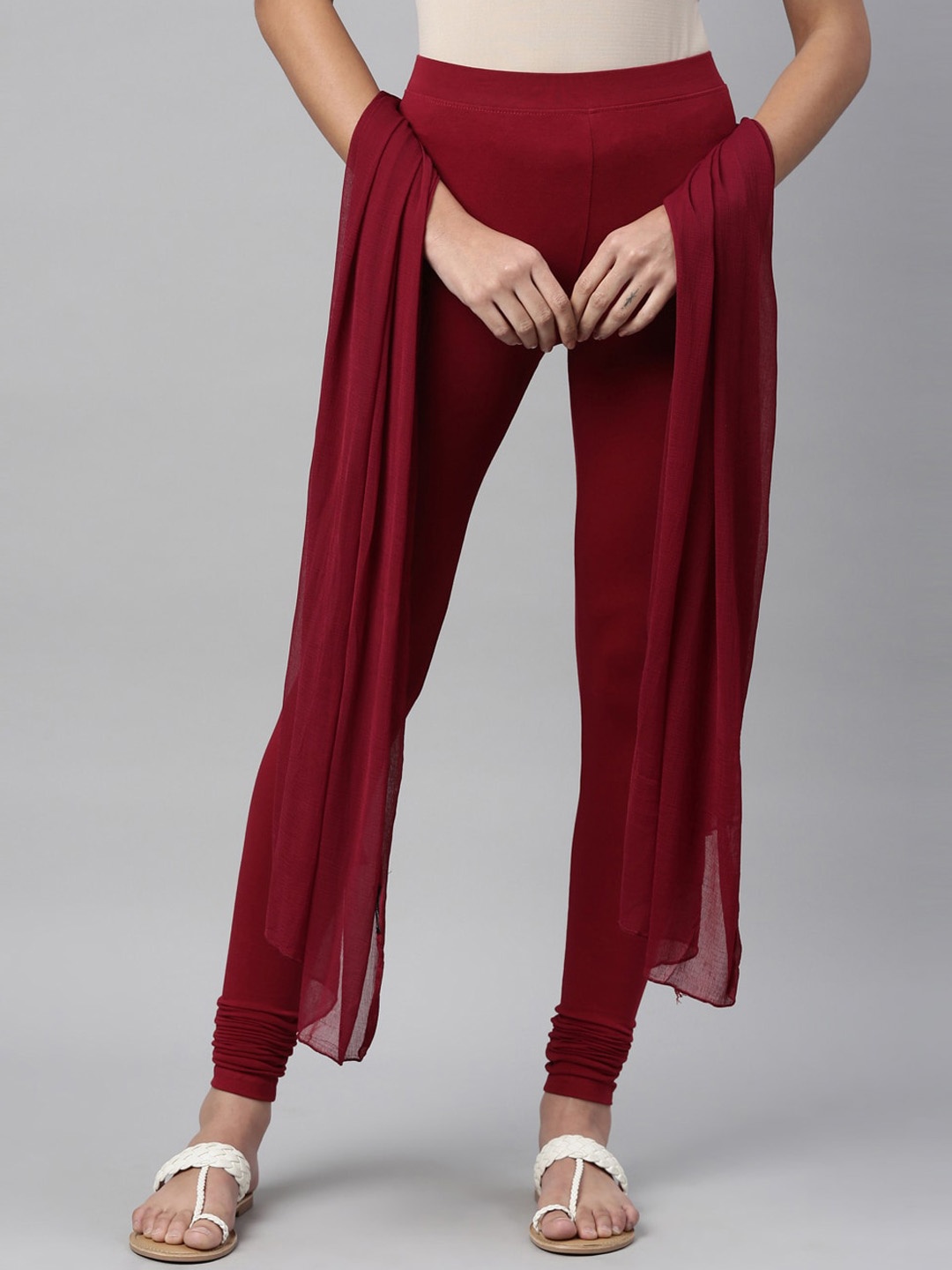 

TWIN BIRDS Women Set Of 2 Maroon Solid Churidar-Length Leggings & Shawl