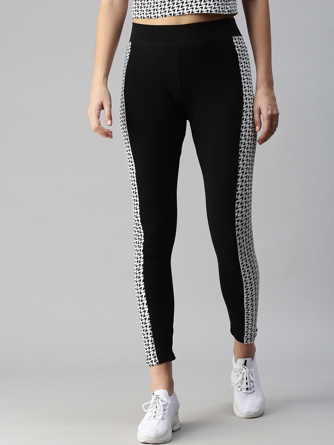 

De Moza Women Black & White Printed Ankle Length Tights
