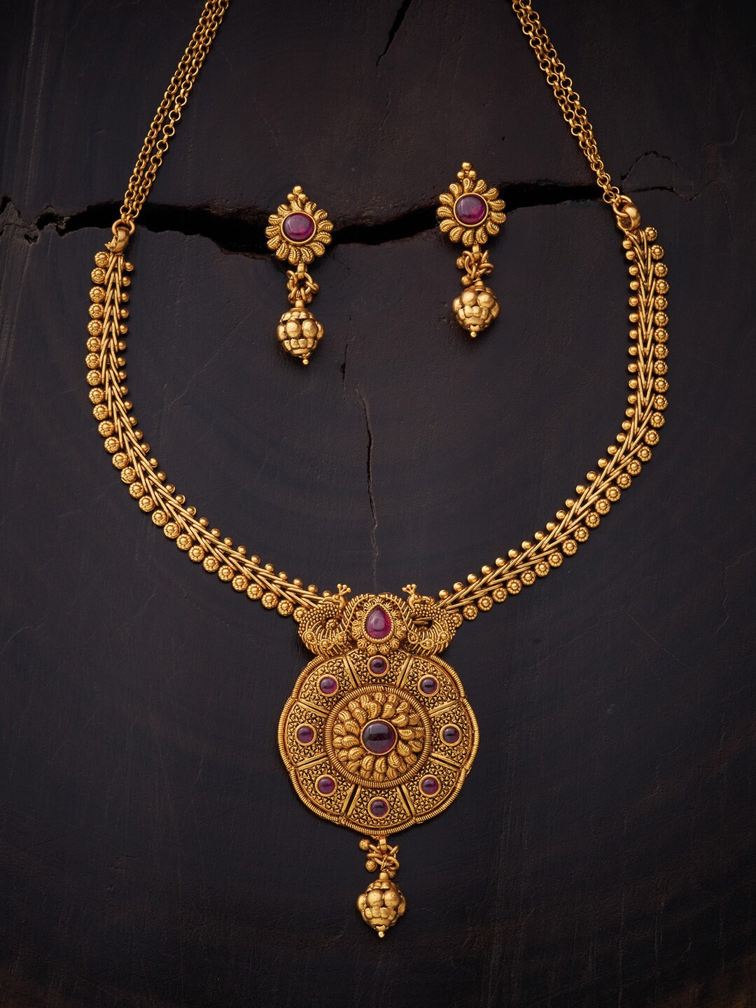 

Kushal's Fashion Jewellery Red & Gold-Plated Antique Jewellery Set