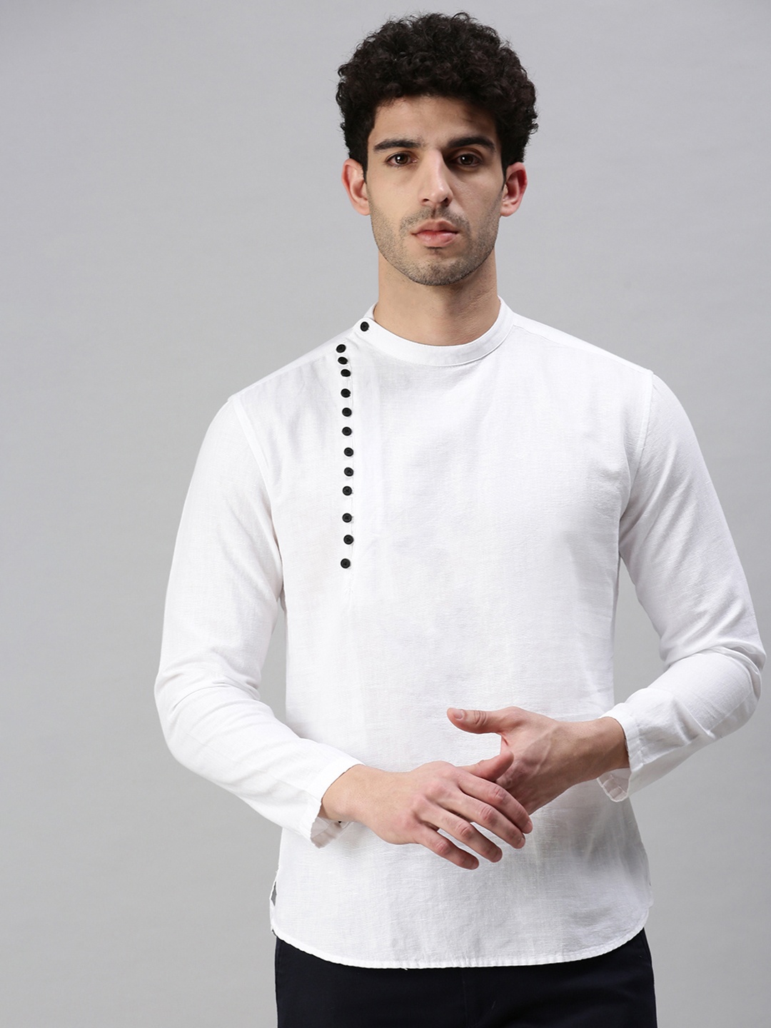 

SHOWOFF Men White Geometric Pure Cotton Kurta