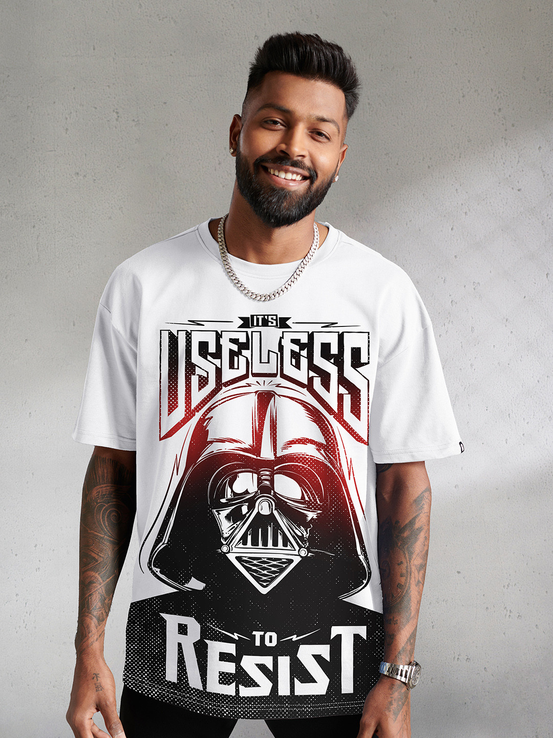 

The Souled Store Men White Graphic Star Wars Useless To Resist Printed Oversized T-Shirt
