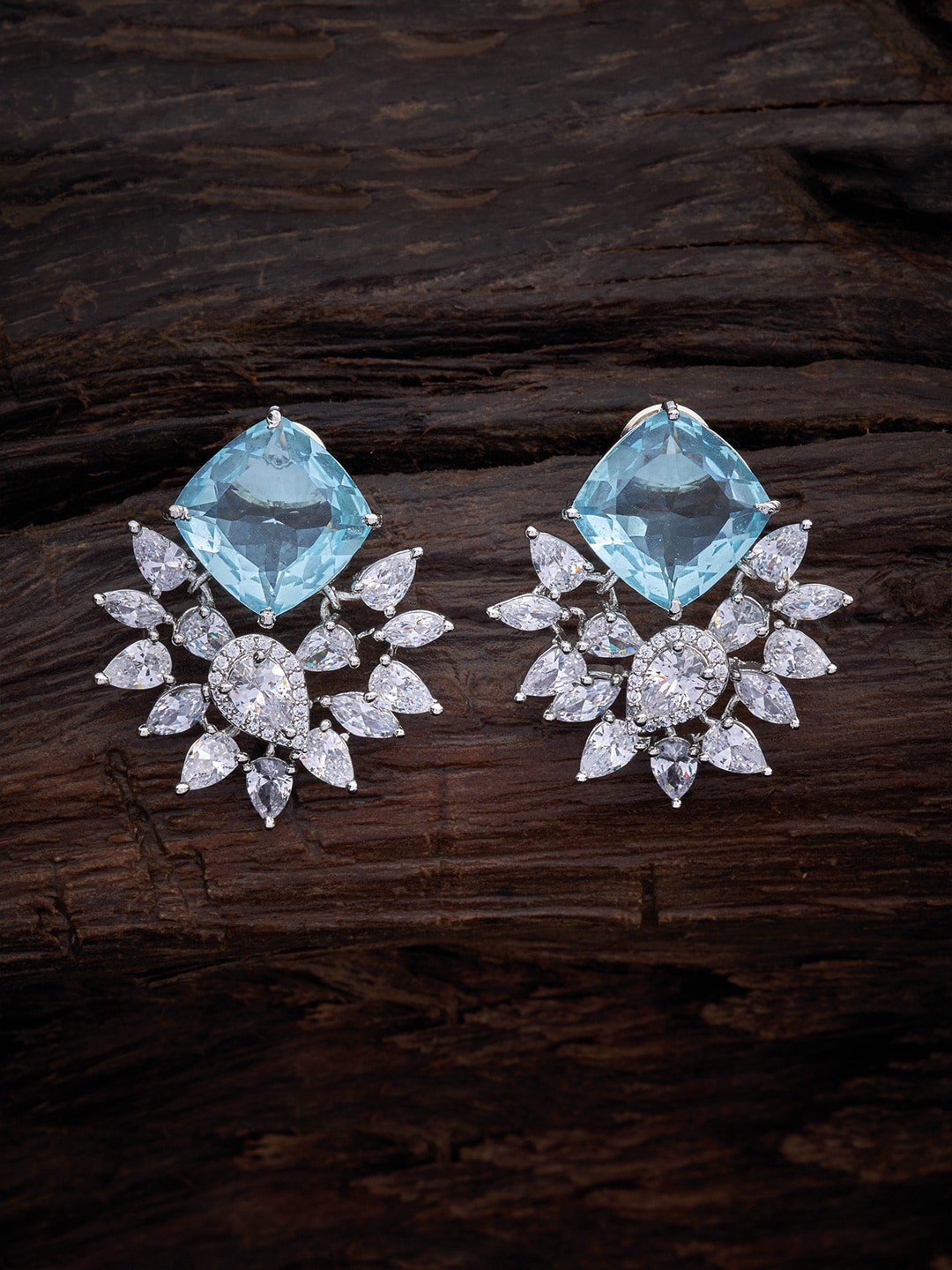 

Kushal's Fashion Jewellery Rhodium-Plated Silver-Toned & Blue Studs Earrings