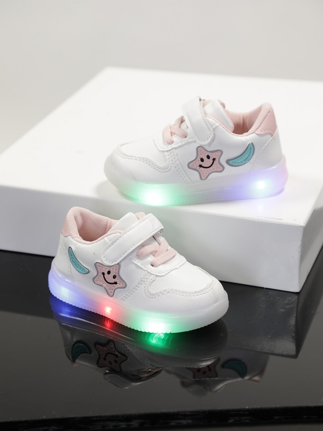

PASSION PETALS Unisex Kids White Star LED Lightweight PU Sneakers