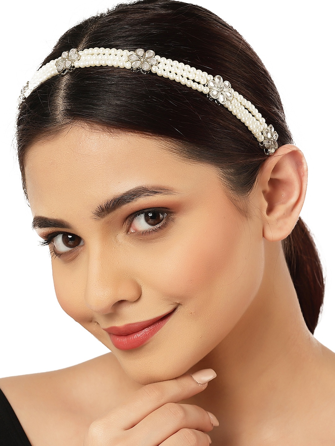 

KARATCART Women White & Silver-Toned Embellished Hairband