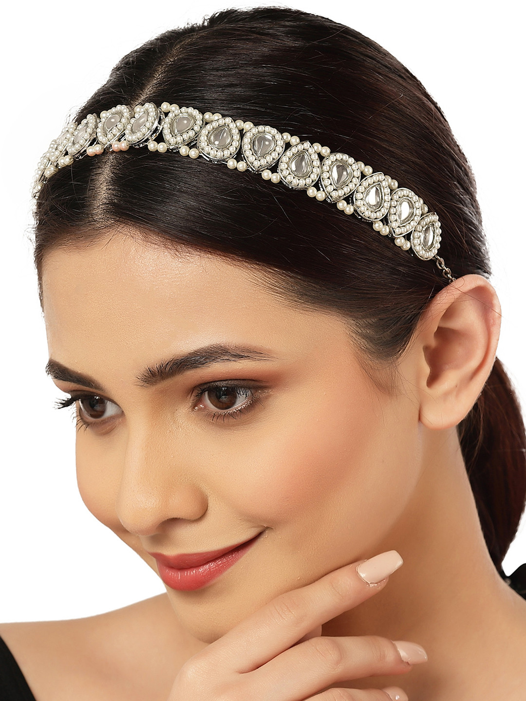

KARATCART Women White & Silver-Toned Oxidised Kundan Studded Hairband