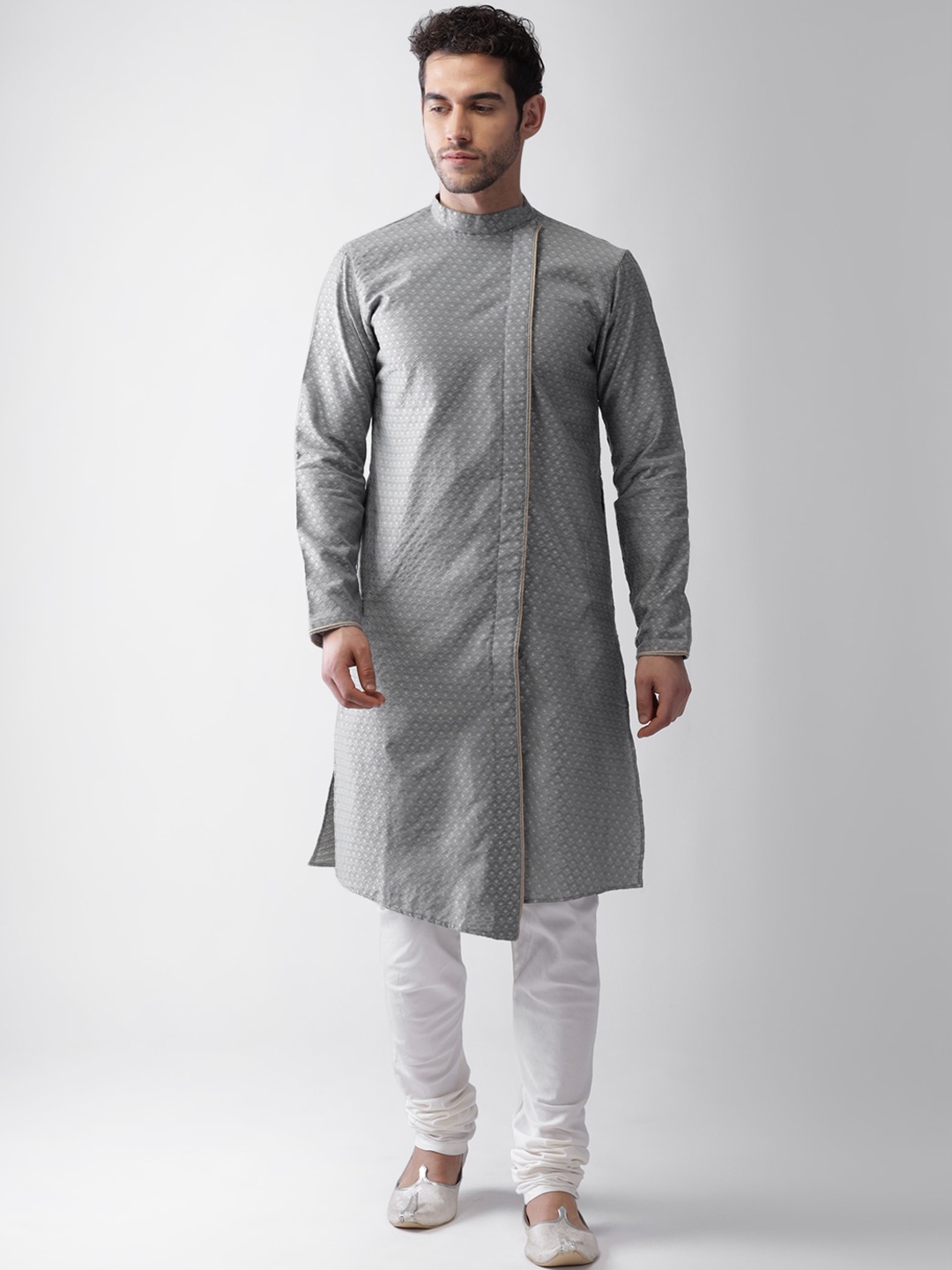 

KISAH Men Silver-Toned Embroidered Thread Work Cotton Kurta