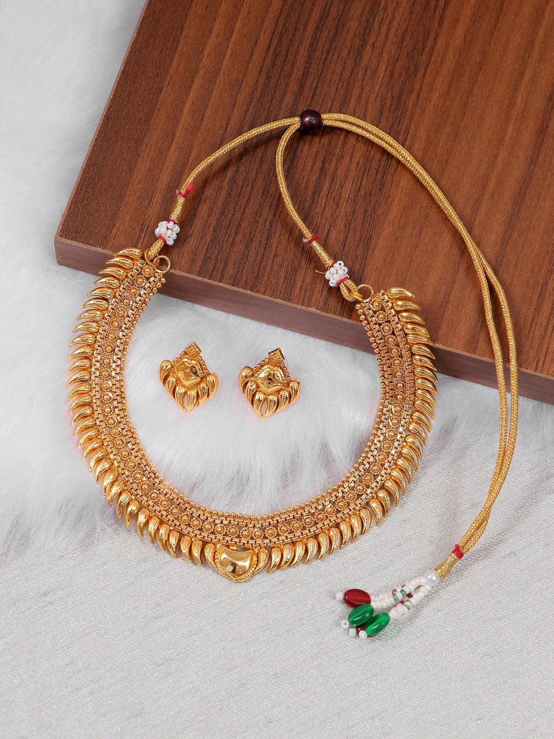 

Crunchy Fashion Gold-Plated Enamelled Jewellery Set