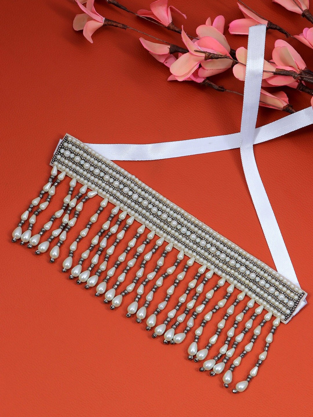 

Crunchy Fashion White & Silver-Toned Beaded Necklace