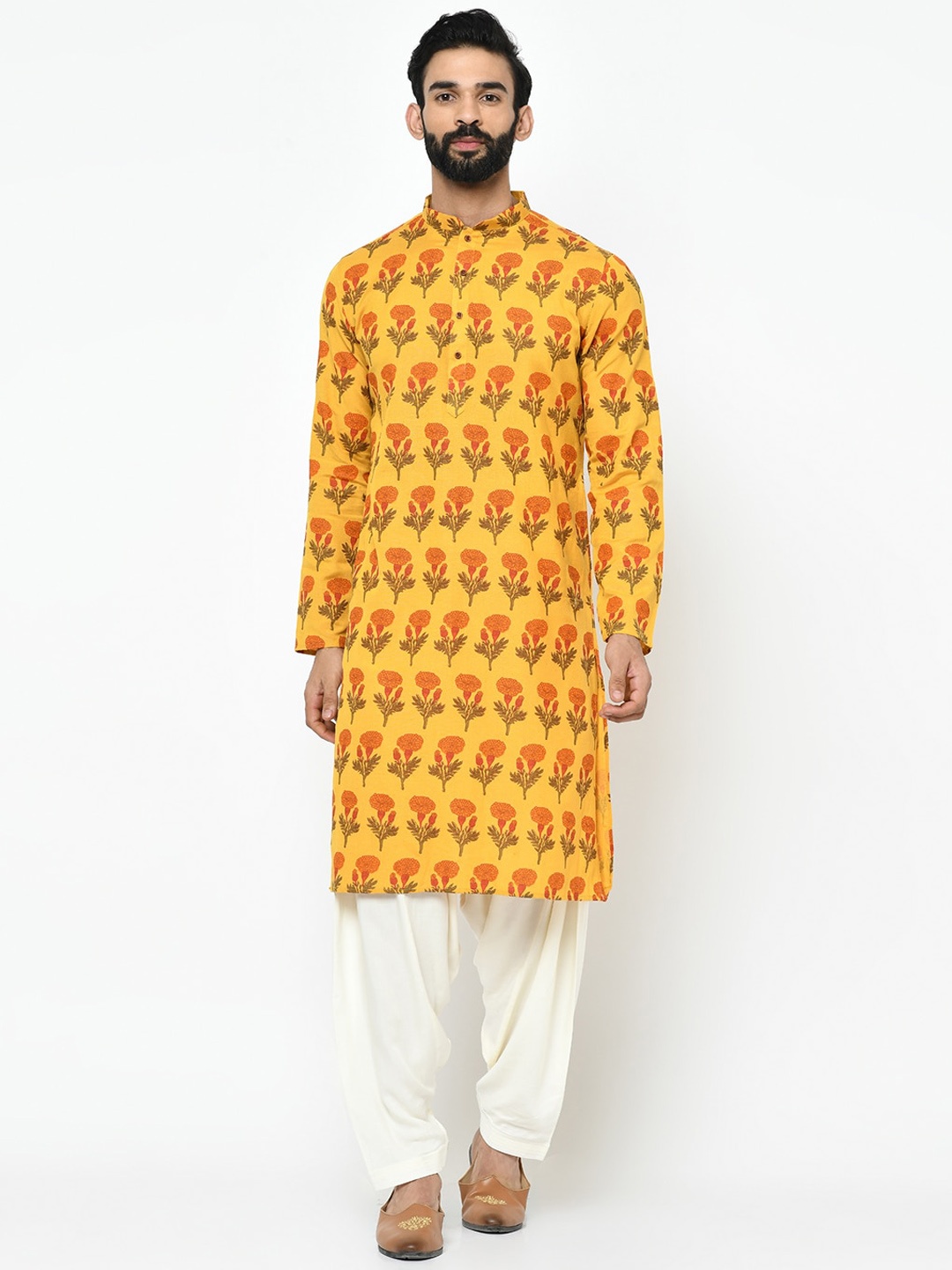 

KISAH Men Yellow & White Ethnic Motifs Printed Kurta with Patiala