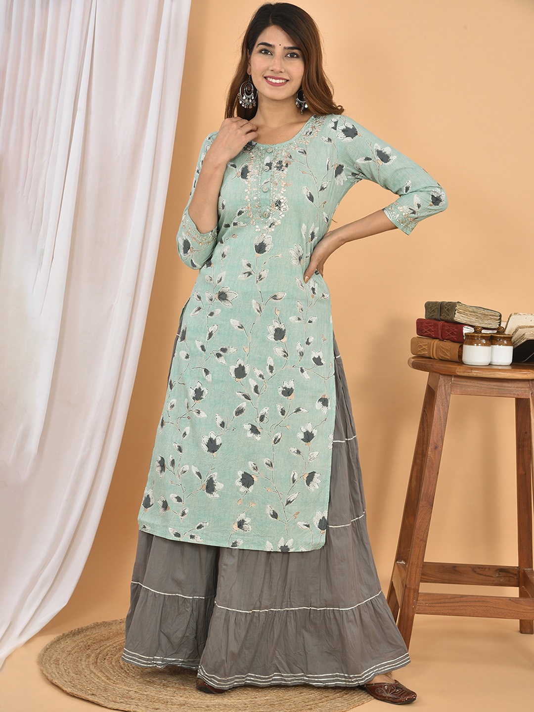 

KAAJH Women Grey Floral Printed Sequinned Pure Cotton Kurta with Sharara