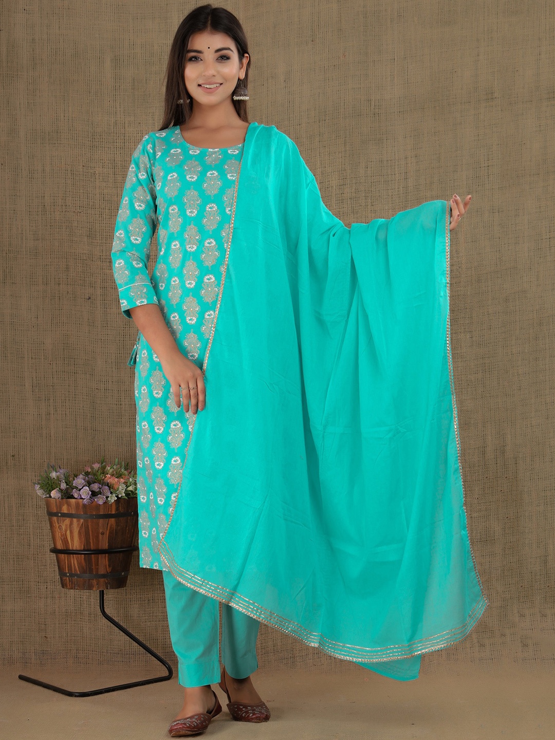 

KAAJH Women Green Pure Cotton Kurta with Trousers & With Dupatta