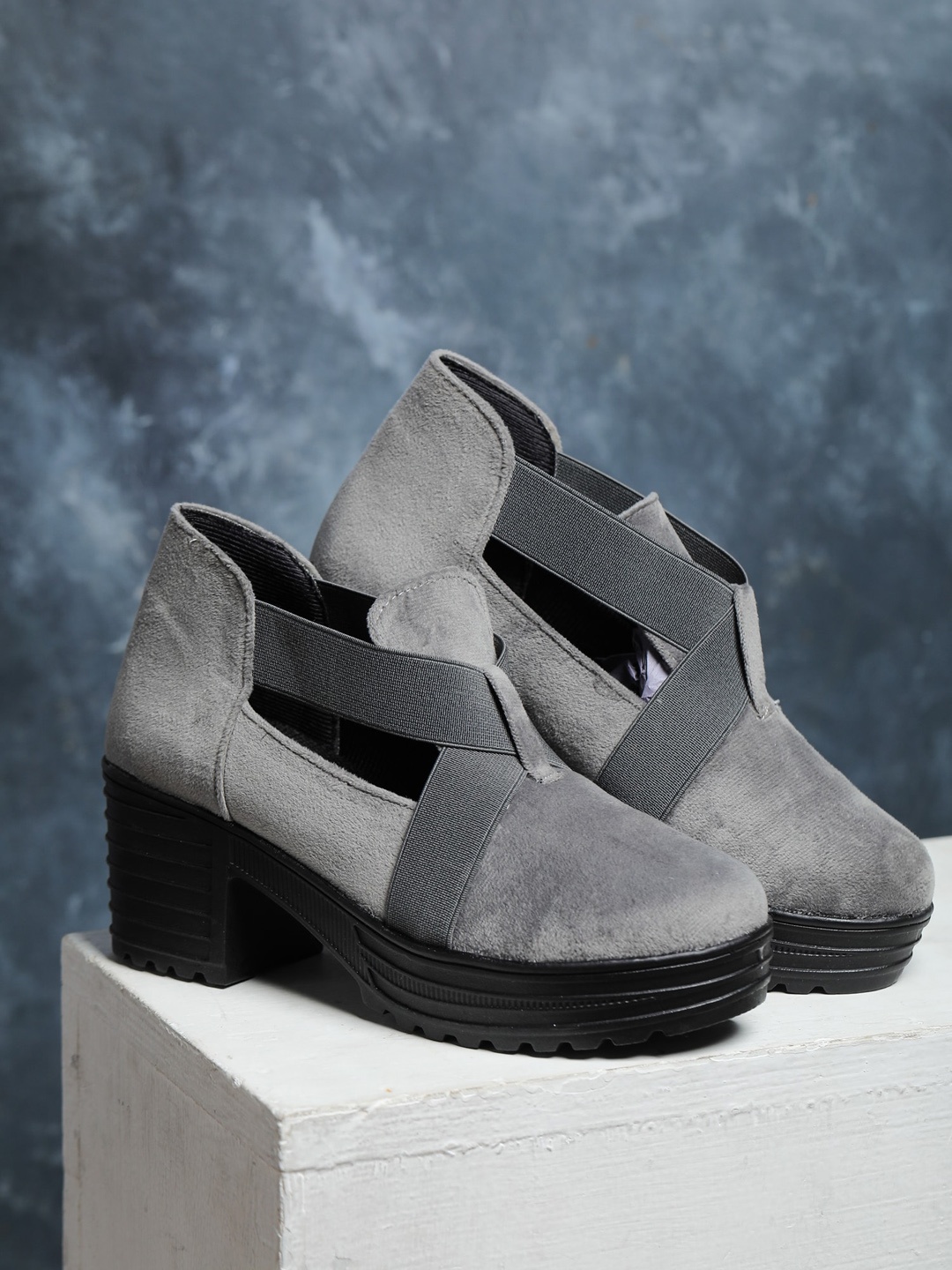 

LONDON STEPS Grey Platform Heeled Pumps
