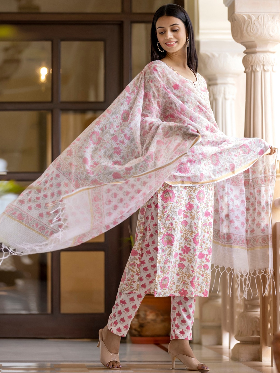 

KAAJH Women Pink Ethnic Motifs Printed Hand Block Pure Cotton Kurta with Trousers & Dupatta