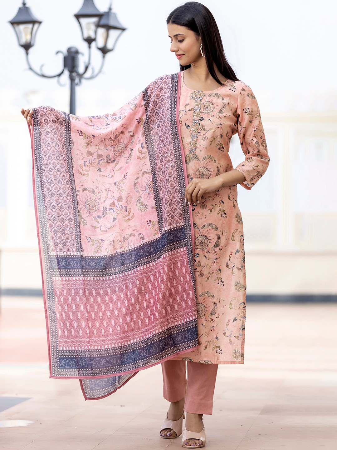 

KAAJH Women Peach-Coloured Floral Printed Pure Silk Kurta with Trousers & With Dupatta