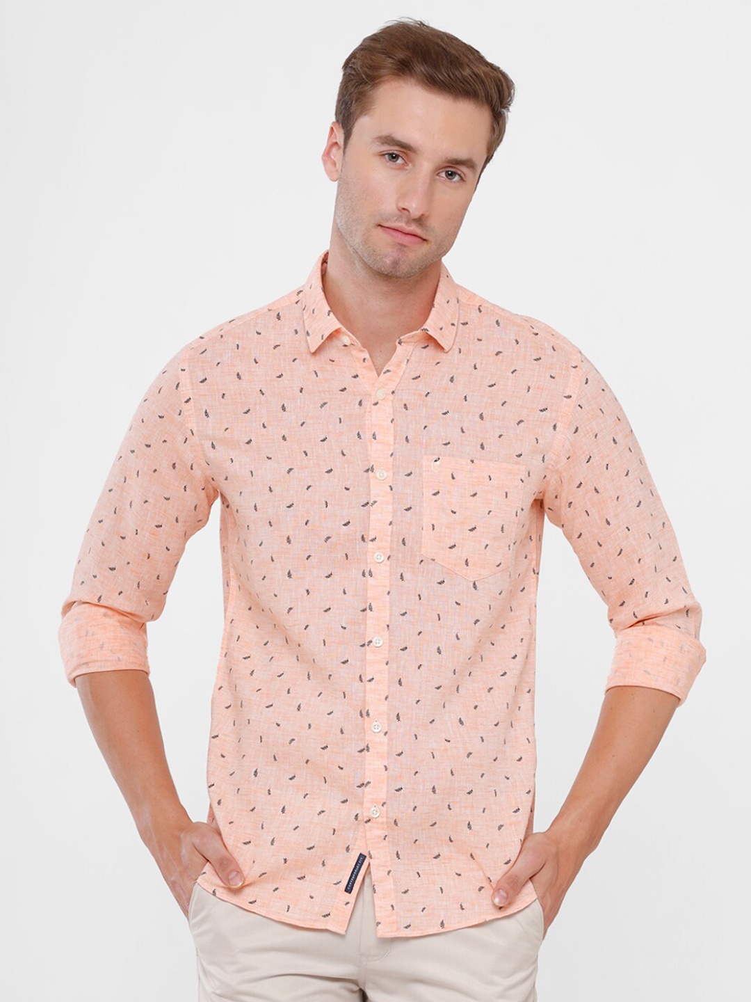 

CAVALLO by Linen Club Men Pink Floral Printed Regular Fit Linen Cotton Casual Shirt
