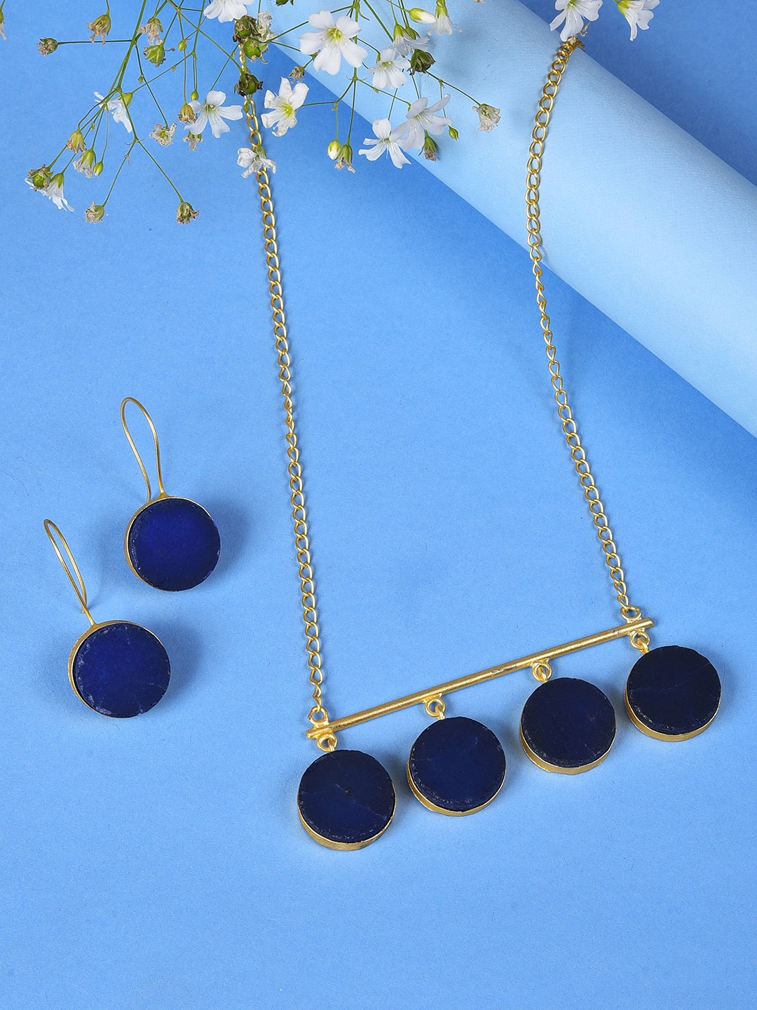 

SOHI Gold-Plated Blue Stone Studded Jewellery Set