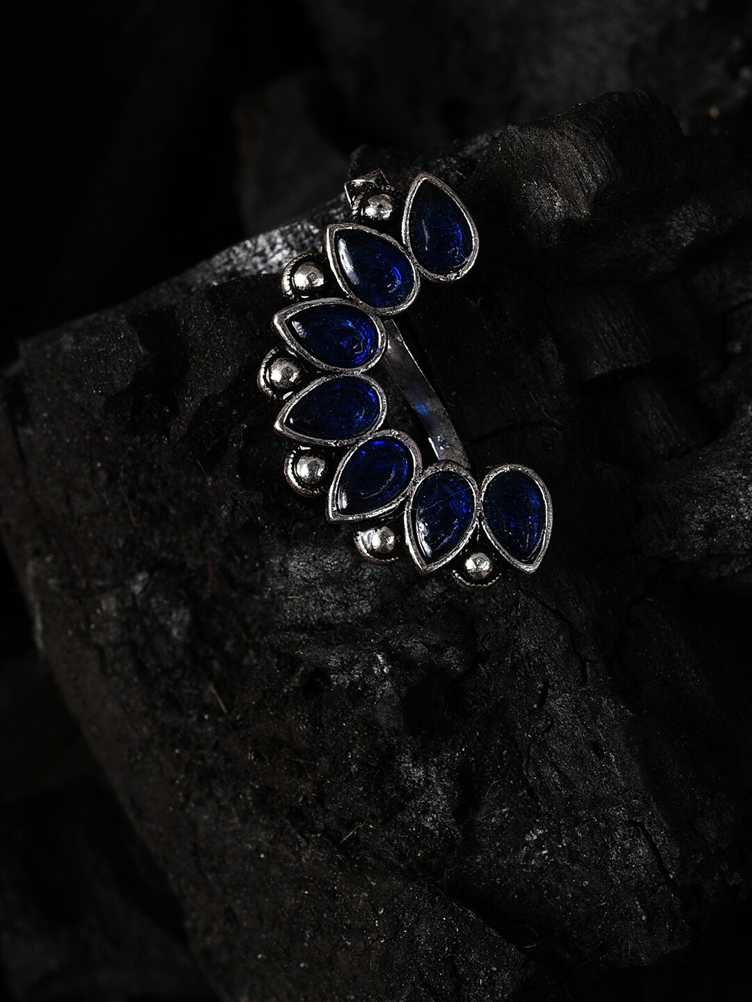 

SOHI Silver-Plated Blue CZ-Studded Nosepin