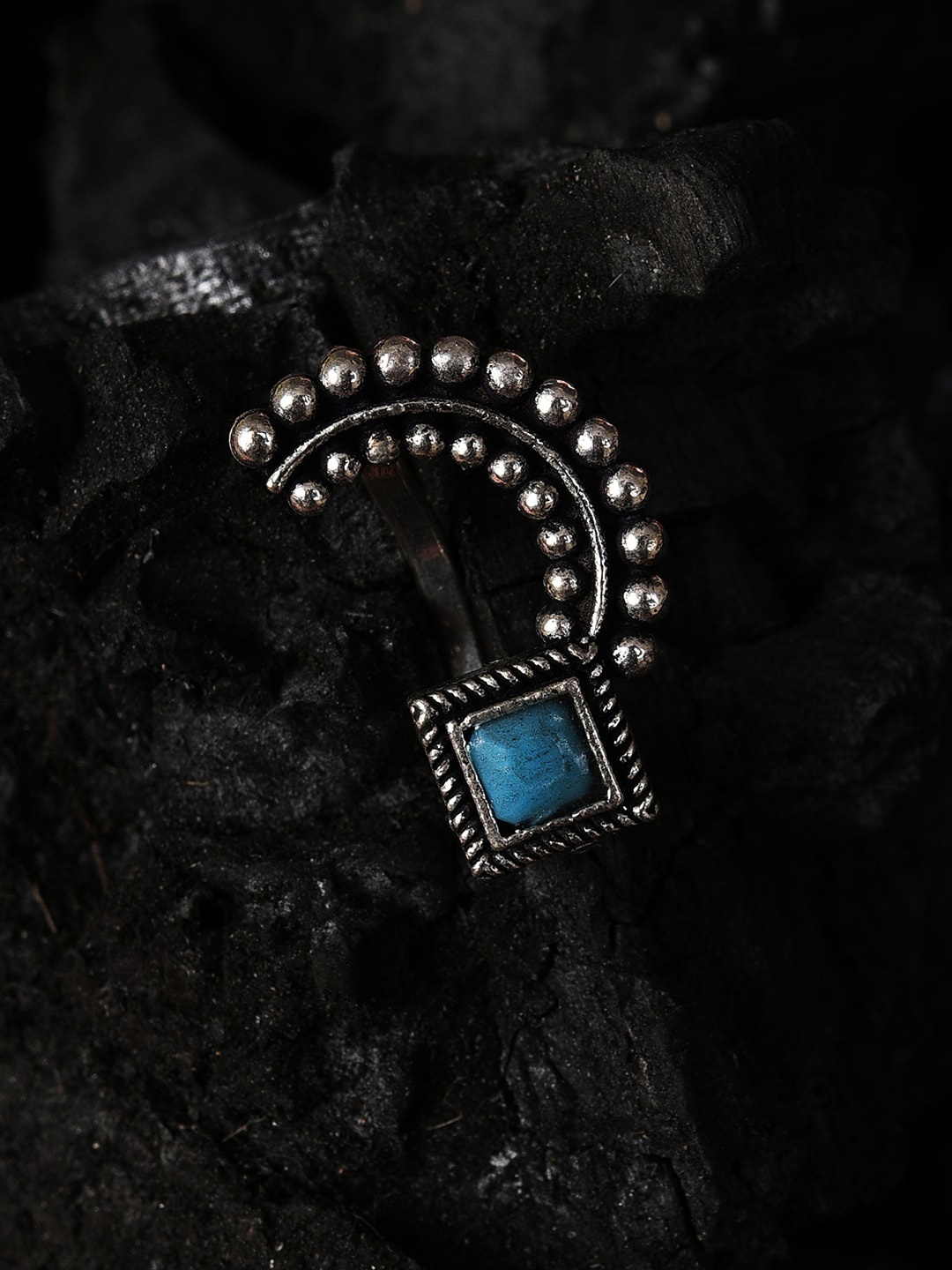 

SOHI Silver-Plated & Blue CZ Studded Nosepin