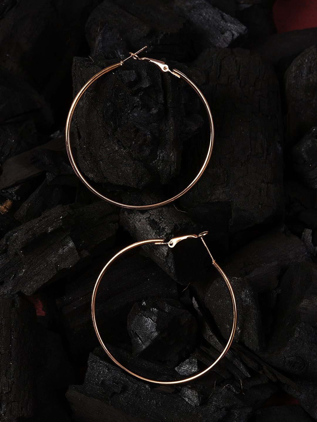 

SOHI Women Gold-Toned Contemporary Hoop Earrings