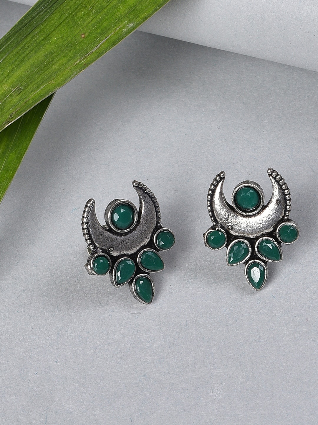 

SOHI Oxidised Silver-Plated Teal Green Contemporary Stone- Studded Studs Earrings