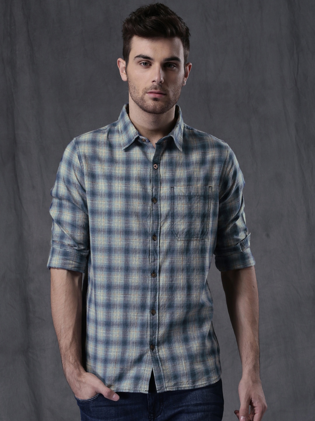 

WROGN Men Blue & Grey Pure Cotton Checked Casual Shirt