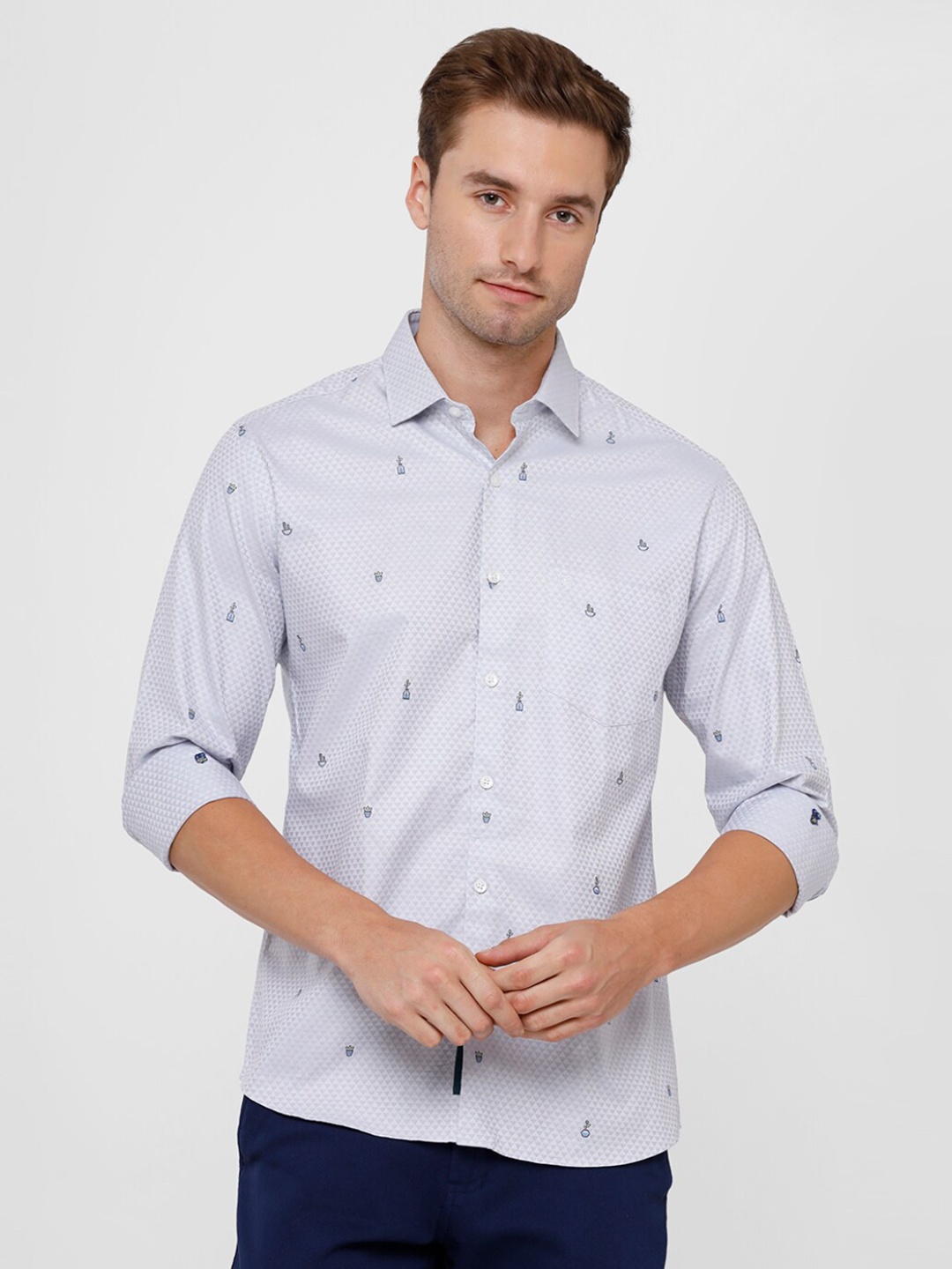 

Linen Club Men Grey Printed Pure Cotton Casual Shirt