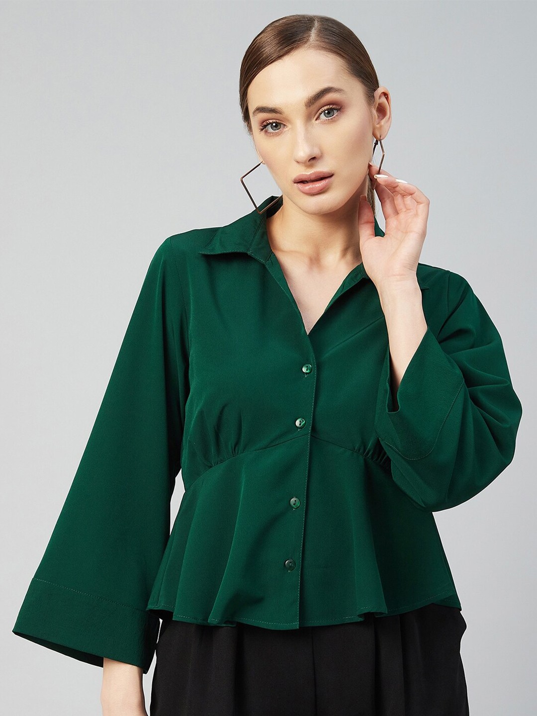 

RARE Women Green Crepe Shirt Style Top