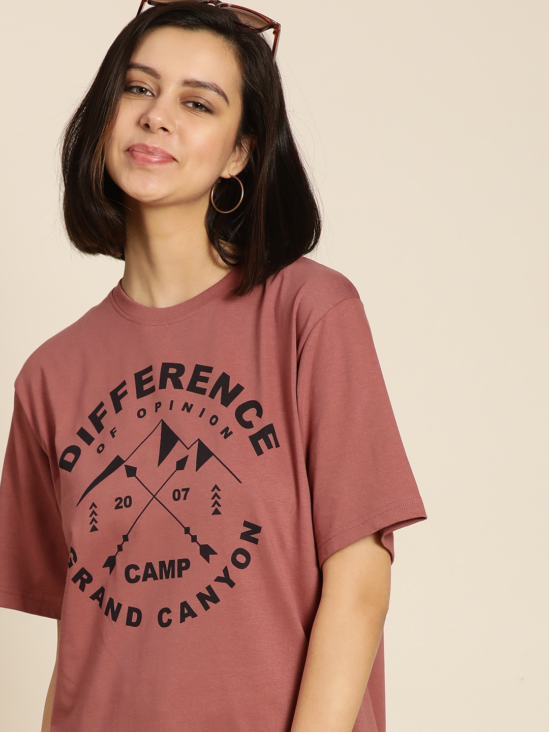 

Difference of Opinion Women Dusty Pink Pure Cotton People & Places Printed OversizedT-shirt, Rose