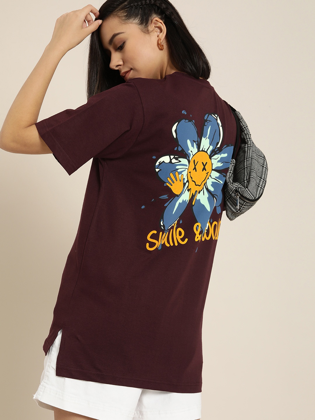

Difference of Opinion Women Maroon & Blue Pure Cotton Graphic Printed OversizedT-shirt